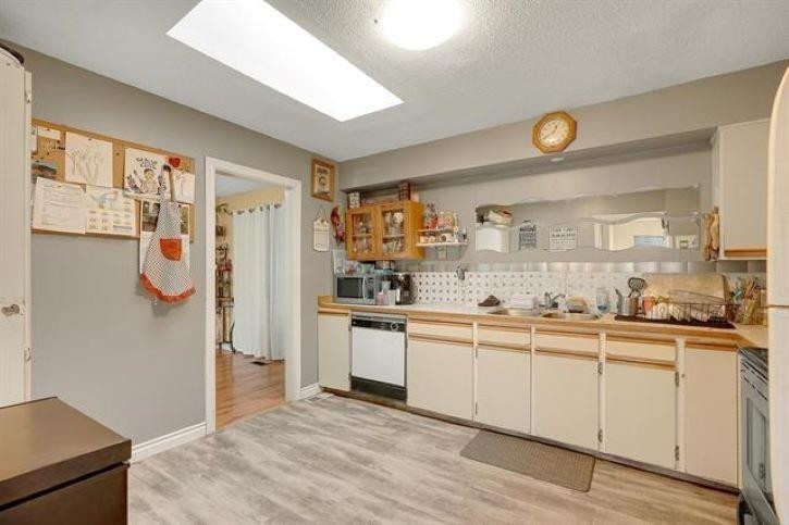 









11532


85

Avenue,
Delta,




BC
V4C 2T7

