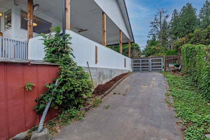









33242


Brown

Crescent,
Mission,




BC
V2V 2R4

