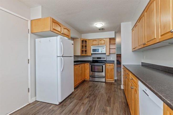 









33242


Brown

Crescent,
Mission,




BC
V2V 2R4

