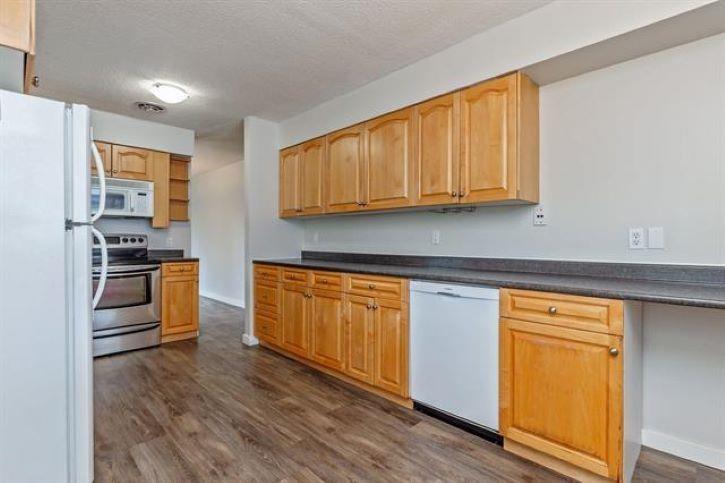 









33242


Brown

Crescent,
Mission,




BC
V2V 2R4

