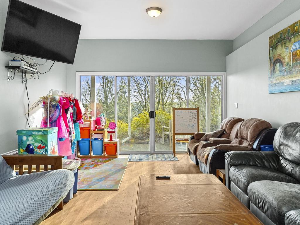 









30356


Gunn

Avenue,
Mission,




BC
V4S 1J1

