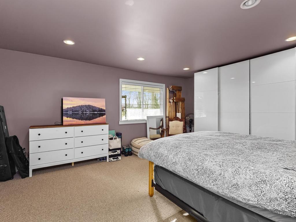 









30356


Gunn

Avenue,
Mission,




BC
V4S 1J1

