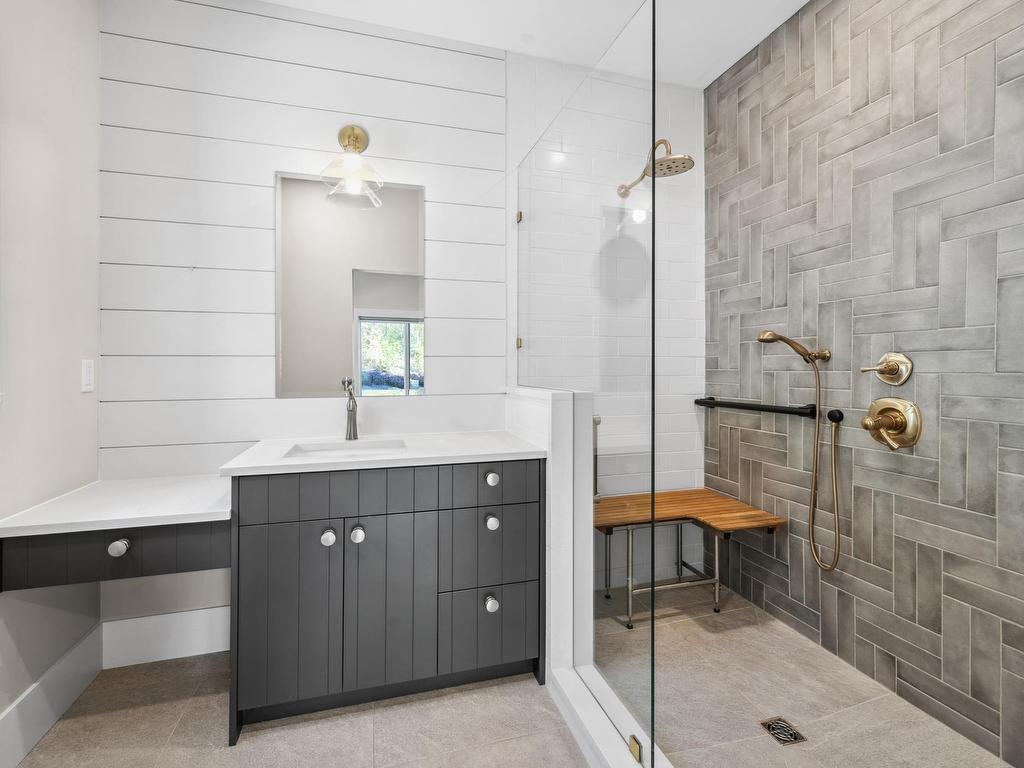 









9507


Dawson

Drive,
Mission,




BC
V2V 6B2

