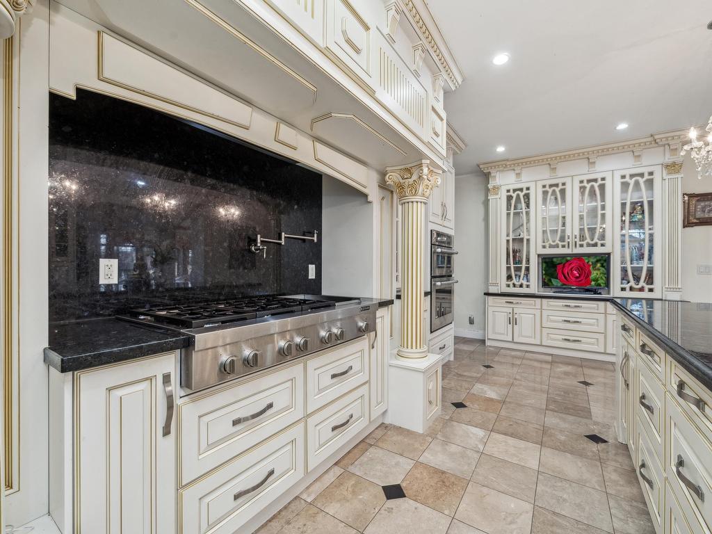 









12788


Ross

Place,
Surrey,




BC
V3V 6E1

