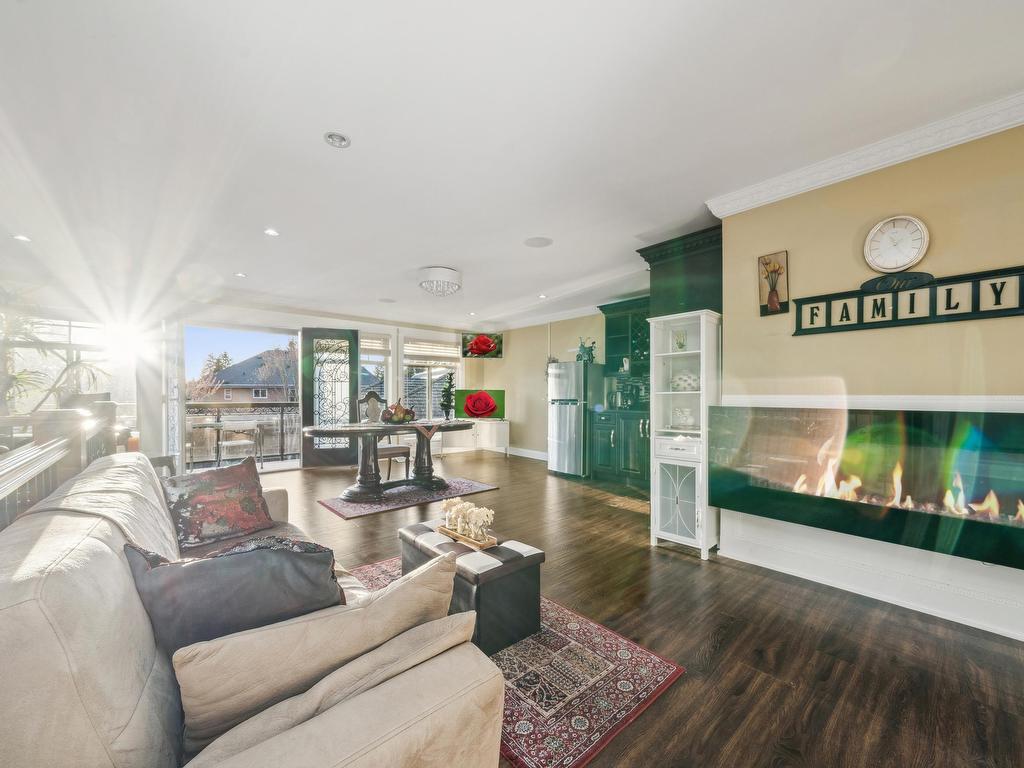 









12788


Ross

Place,
Surrey,




BC
V3V 6E1

