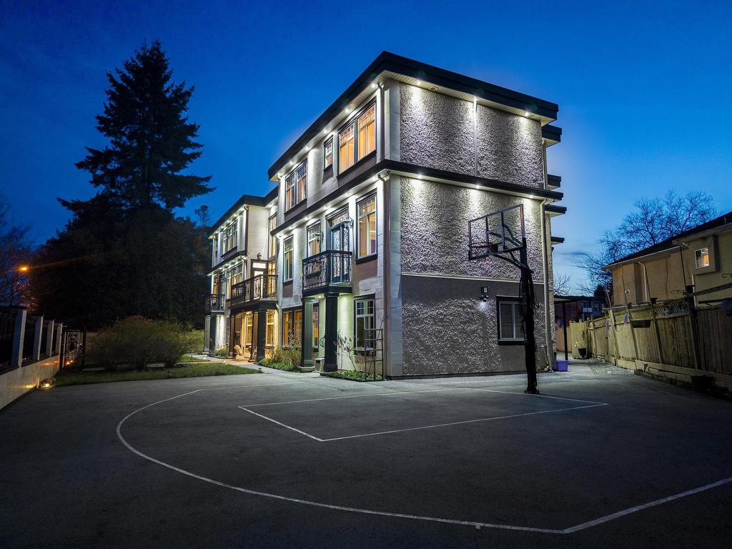 









12788


Ross

Place,
Surrey,




BC
V3V 6E1

