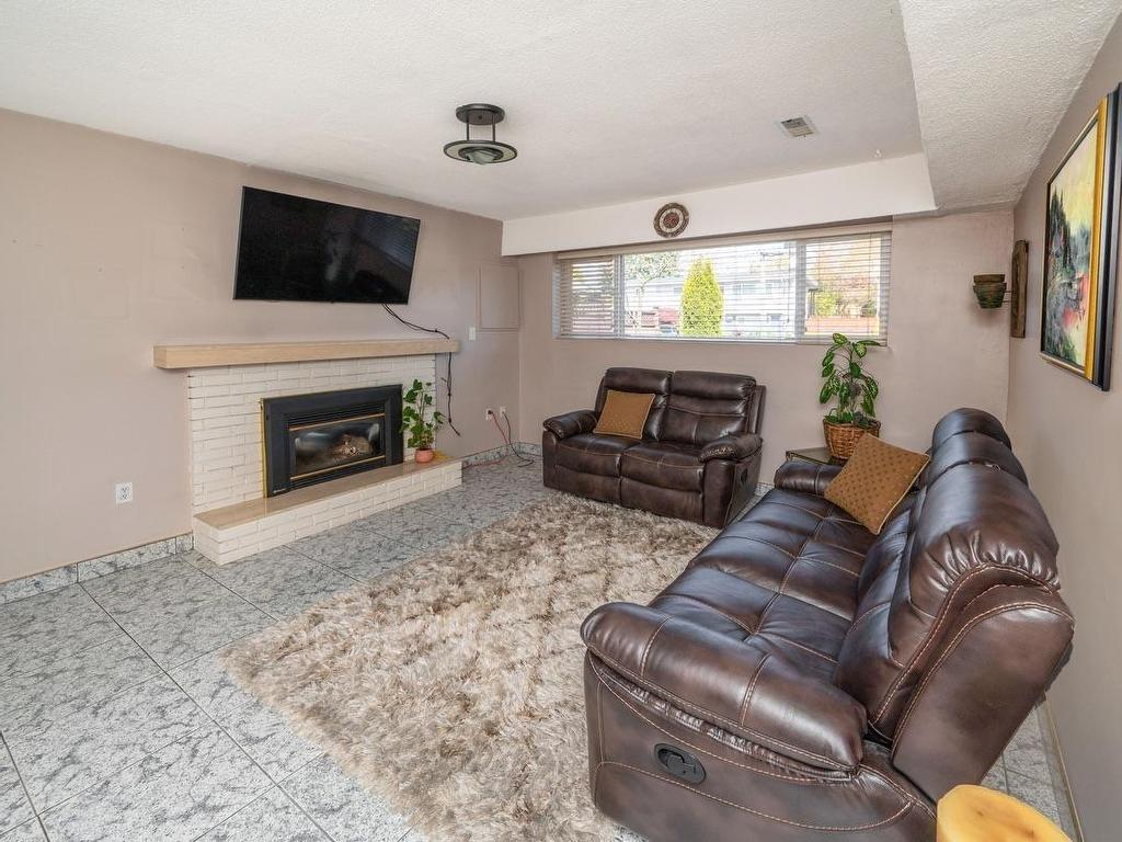 









11496


85a

Avenue,
Delta,




BC
V4C 2V5

