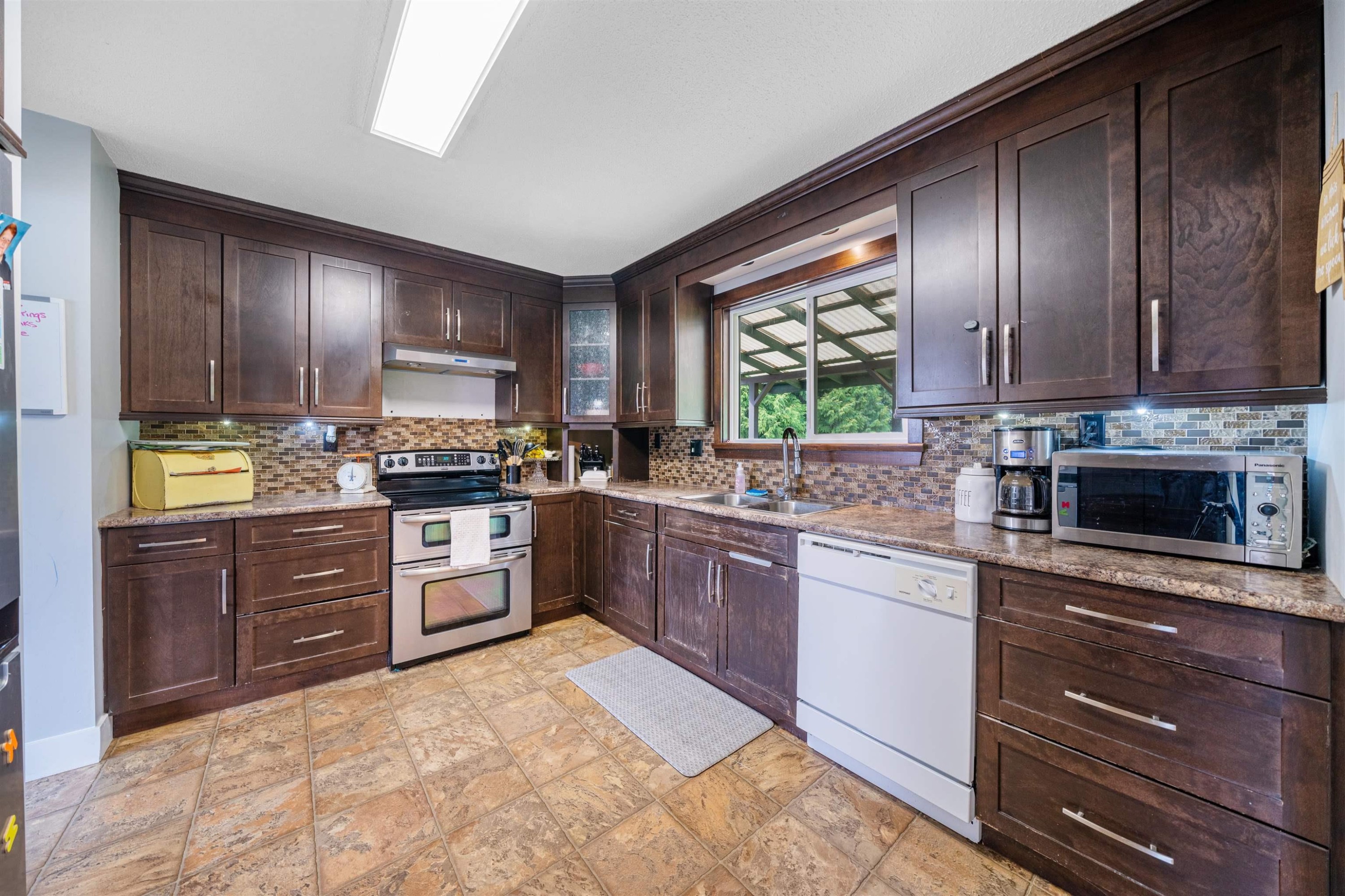 









33145


Capri

Court,
Abbotsford,




BC
V2S 5N5

