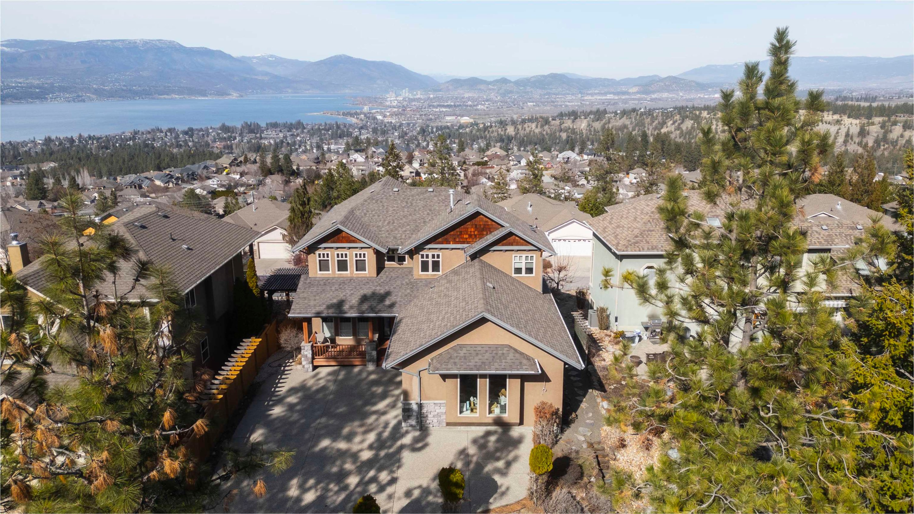 









755


South Crest

Drive,
No City Value,




BC
V1W 4W7

