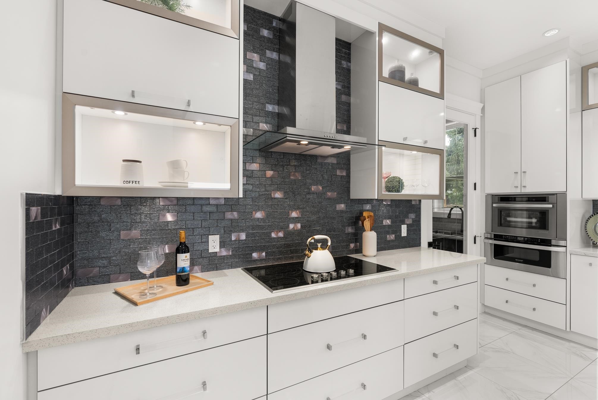 









11376


Royal

Crescent,
Surrey,




BC
V3V 8A3

