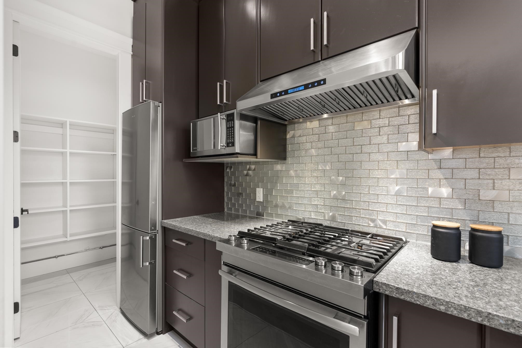 









11376


Royal

Crescent,
Surrey,




BC
V3V 8A3

