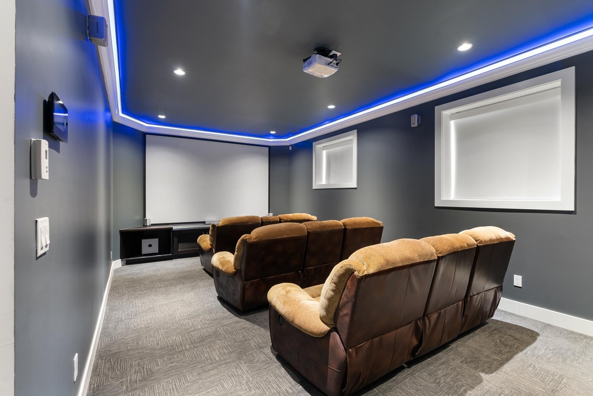 









11376


Royal

Crescent,
Surrey,




BC
V3V 8A3


