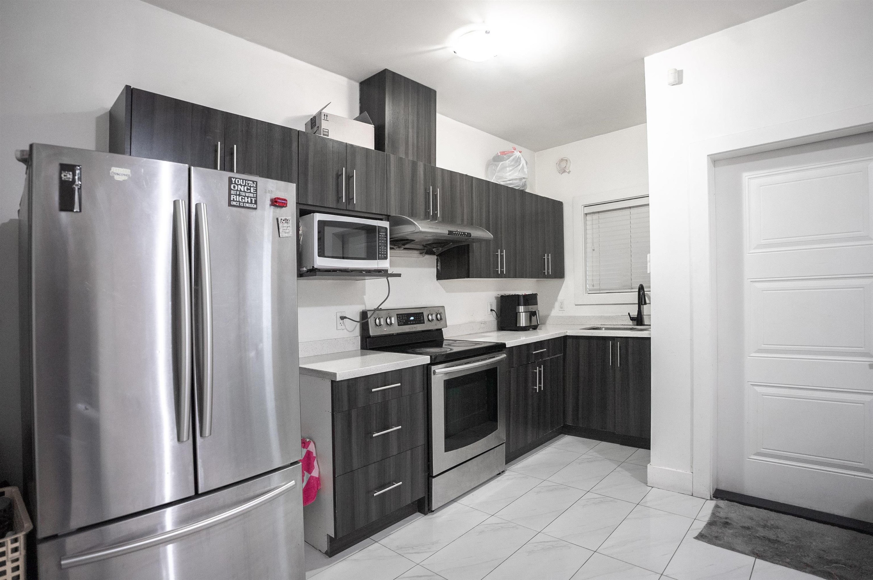 









11376


Royal

Crescent,
Surrey,




BC
V3V 8A3

