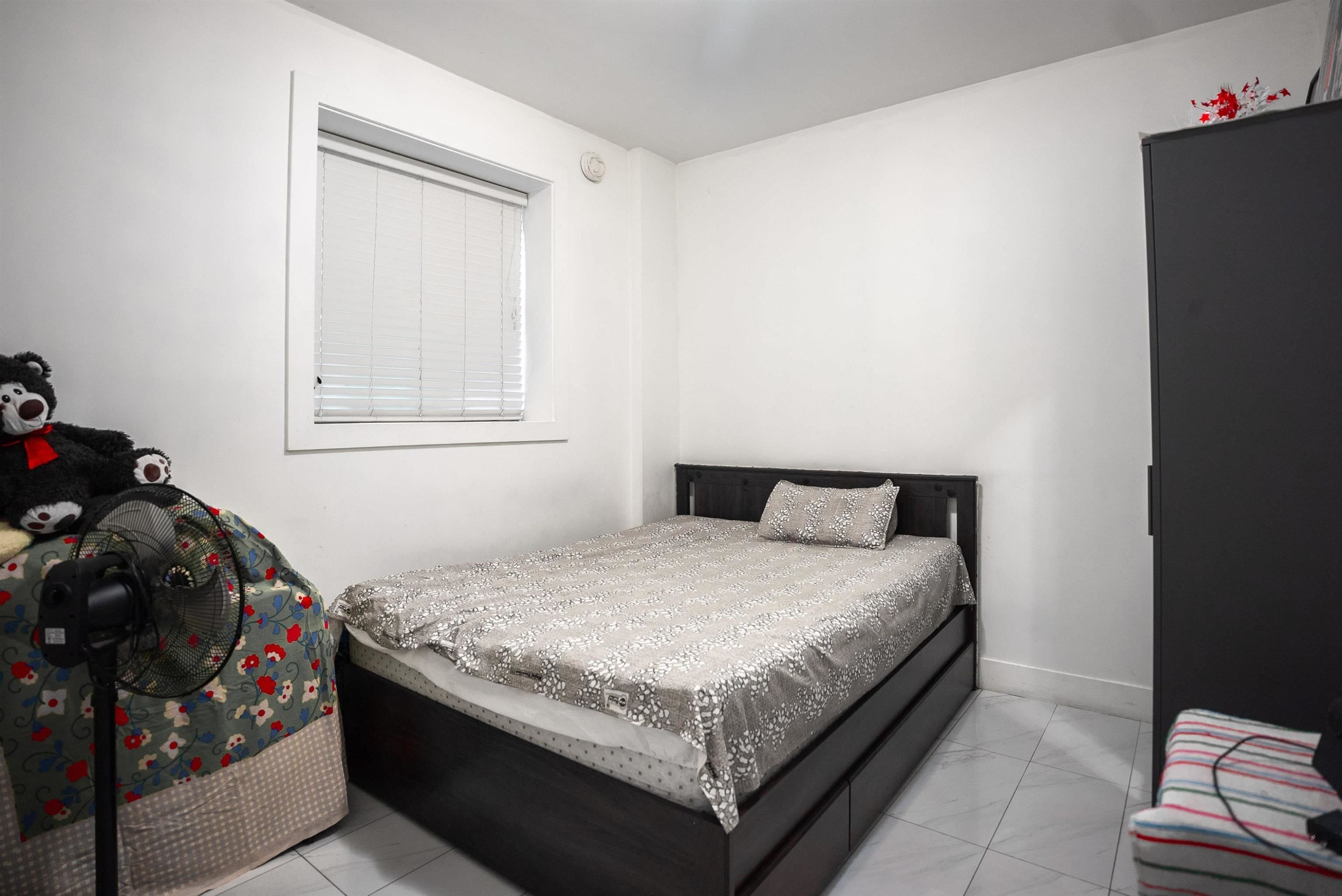 









11376


Royal

Crescent,
Surrey,




BC
V3V 8A3

