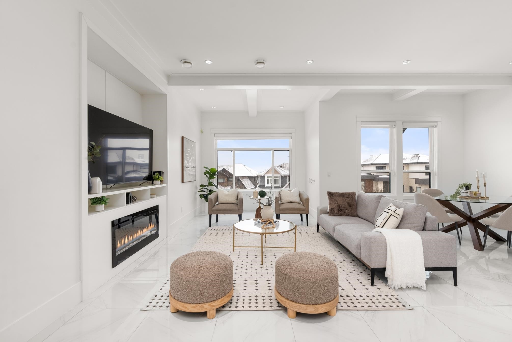 









11376


Royal

Crescent,
Surrey,




BC
V3V 8A3

