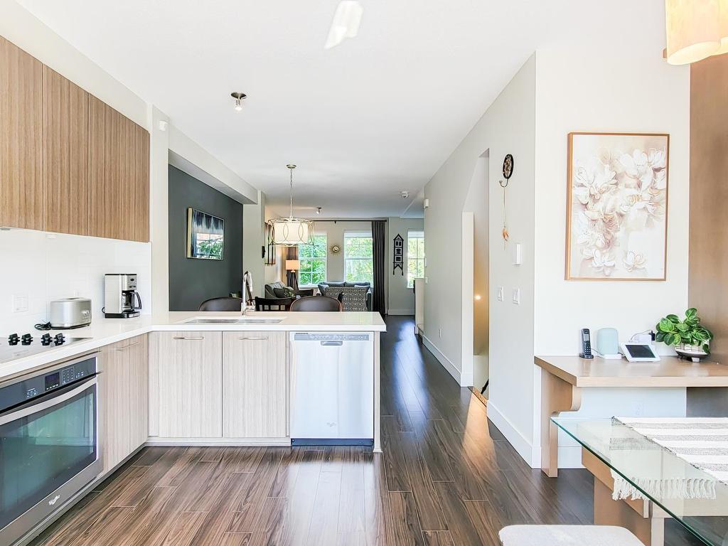 









3399


151

Street, 12,
Surrey,




BC
V3Z 0L3

