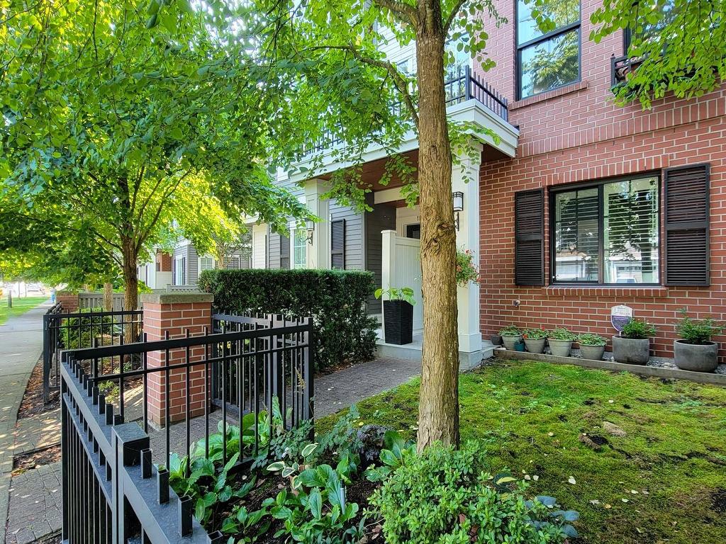 









3399


151

Street, 12,
Surrey,




BC
V3Z 0L3

