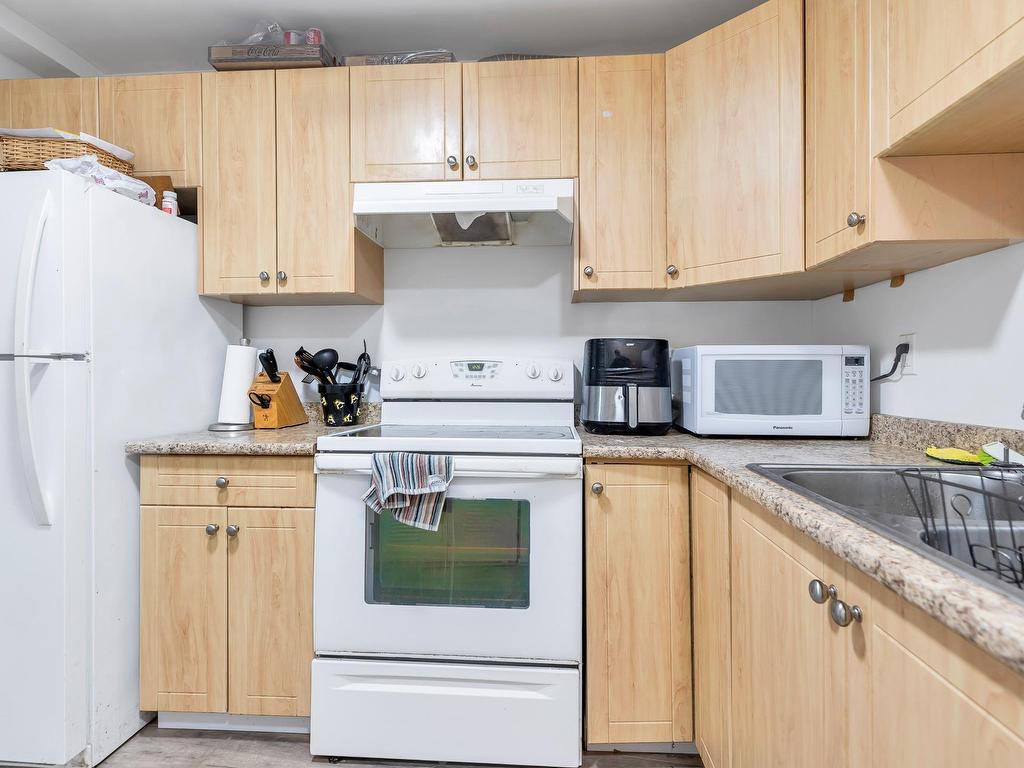 









32670


Avalon

Crescent,
Abbotsford,




BC
V2T 3S6

