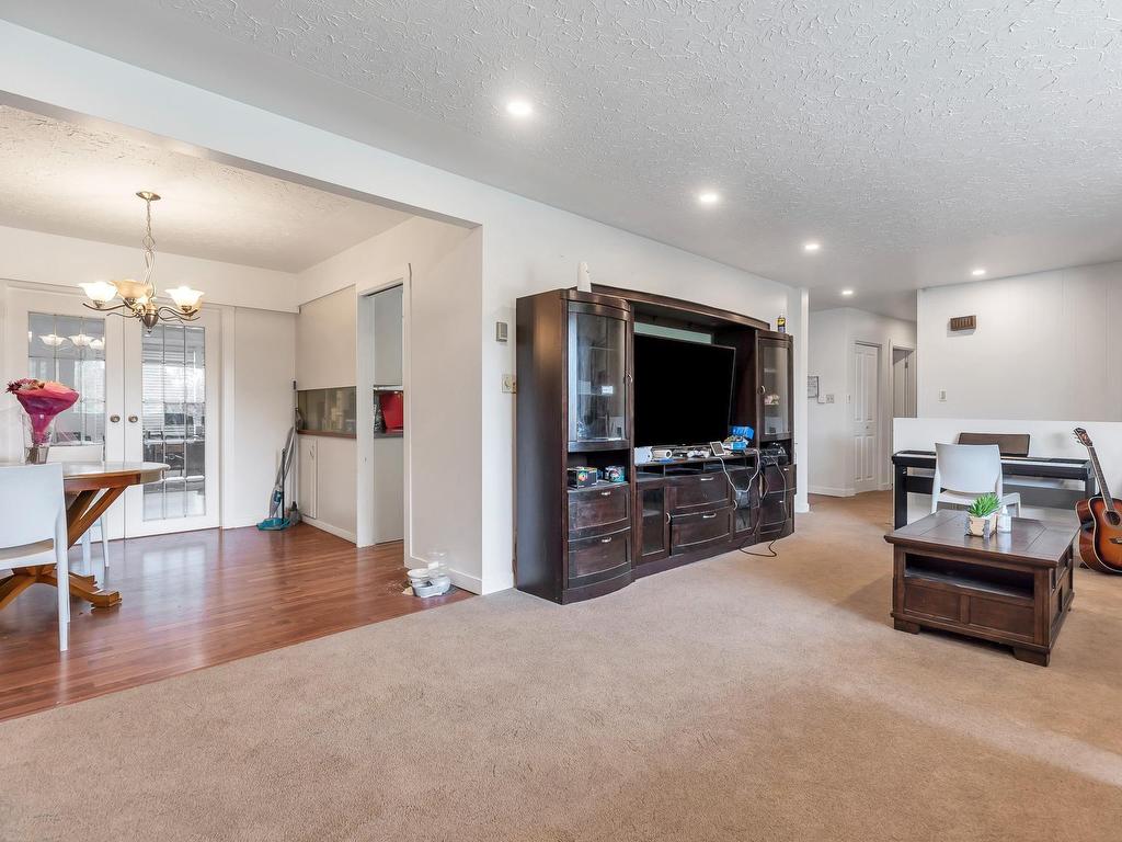 









32670


Avalon

Crescent,
Abbotsford,




BC
V2T 3S6

