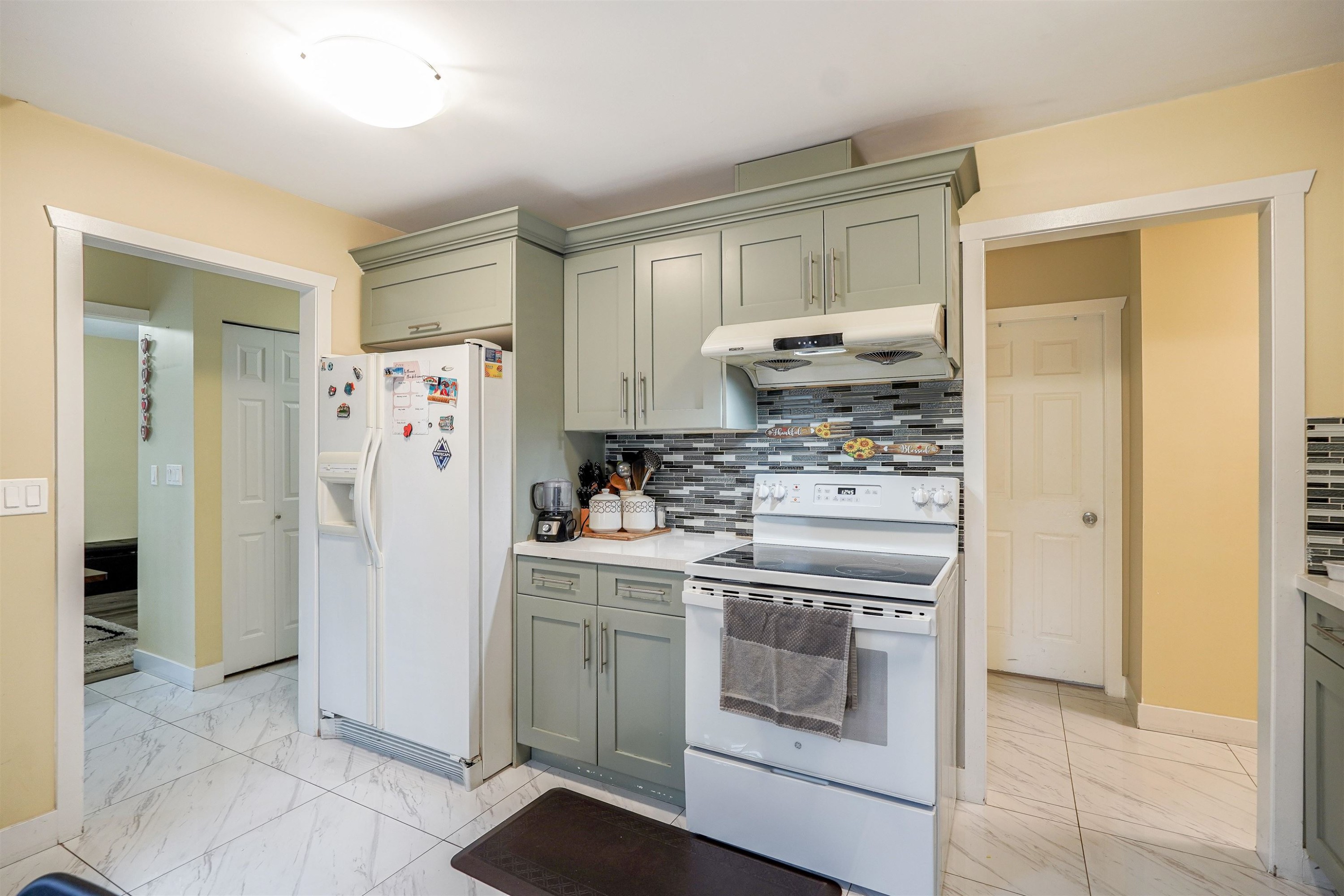 









14088


78

Avenue,
Surrey,




BC
V3W 2Y1

