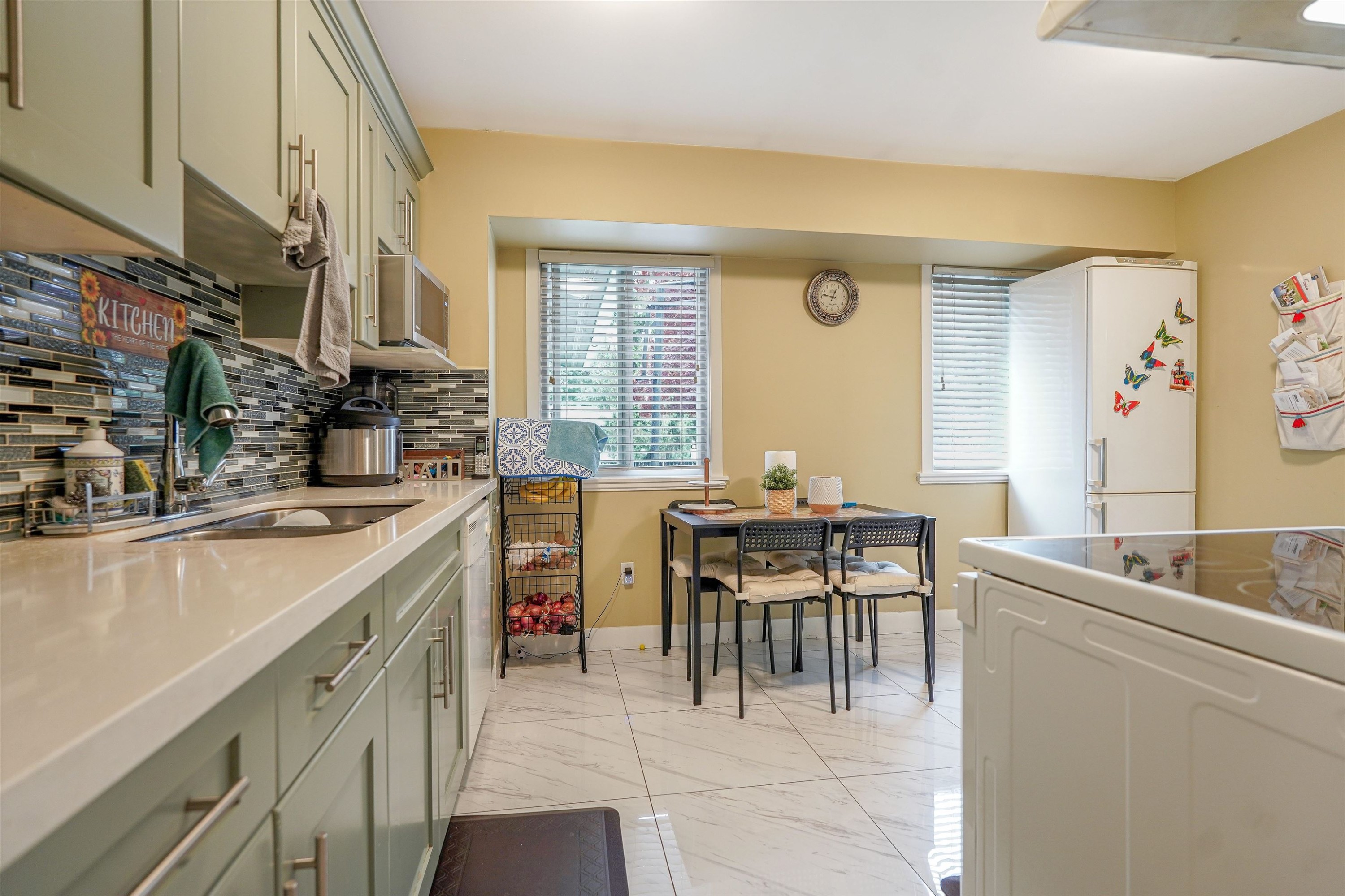 









14088


78

Avenue,
Surrey,




BC
V3W 2Y1

