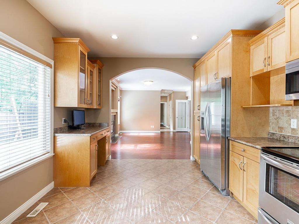 









14374


76a

Avenue,
Surrey,




BC
V3W 1N8


