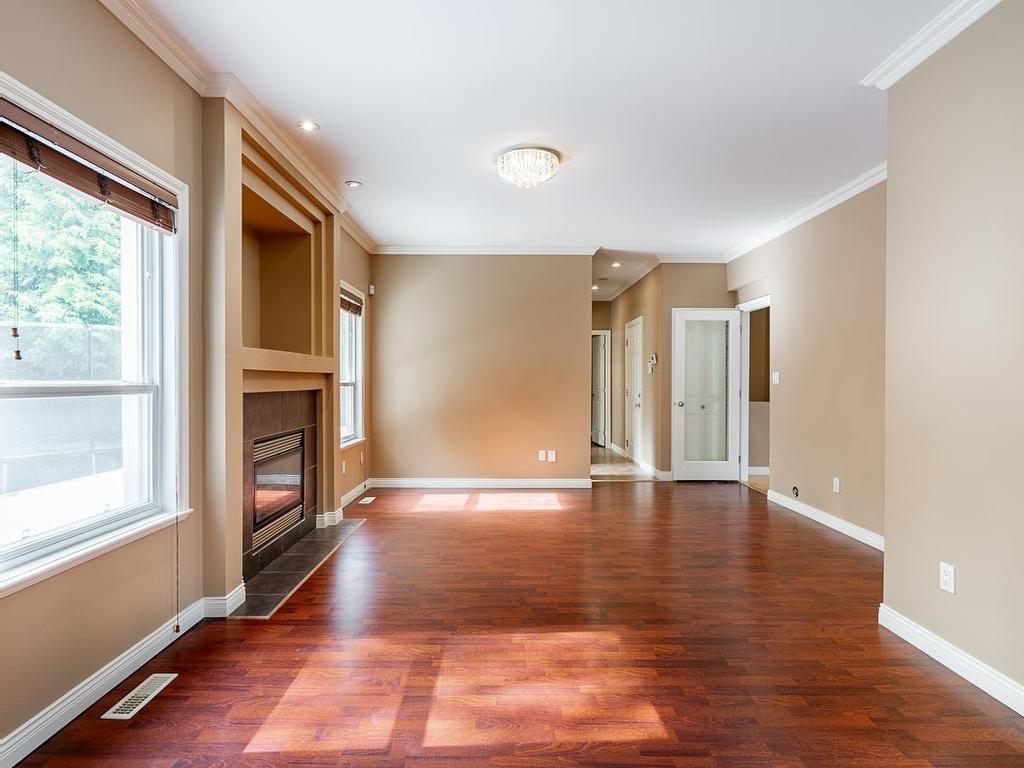 









14374


76a

Avenue,
Surrey,




BC
V3W 1N8

