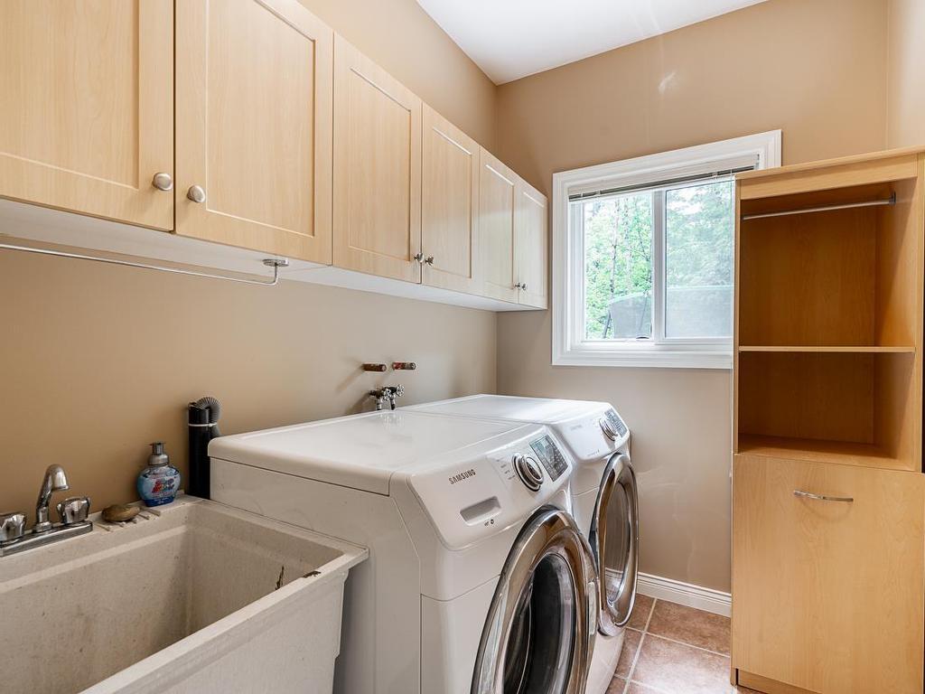 









14374


76a

Avenue,
Surrey,




BC
V3W 1N8


