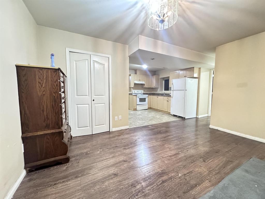 









14374


76a

Avenue,
Surrey,




BC
V3W 1N8


