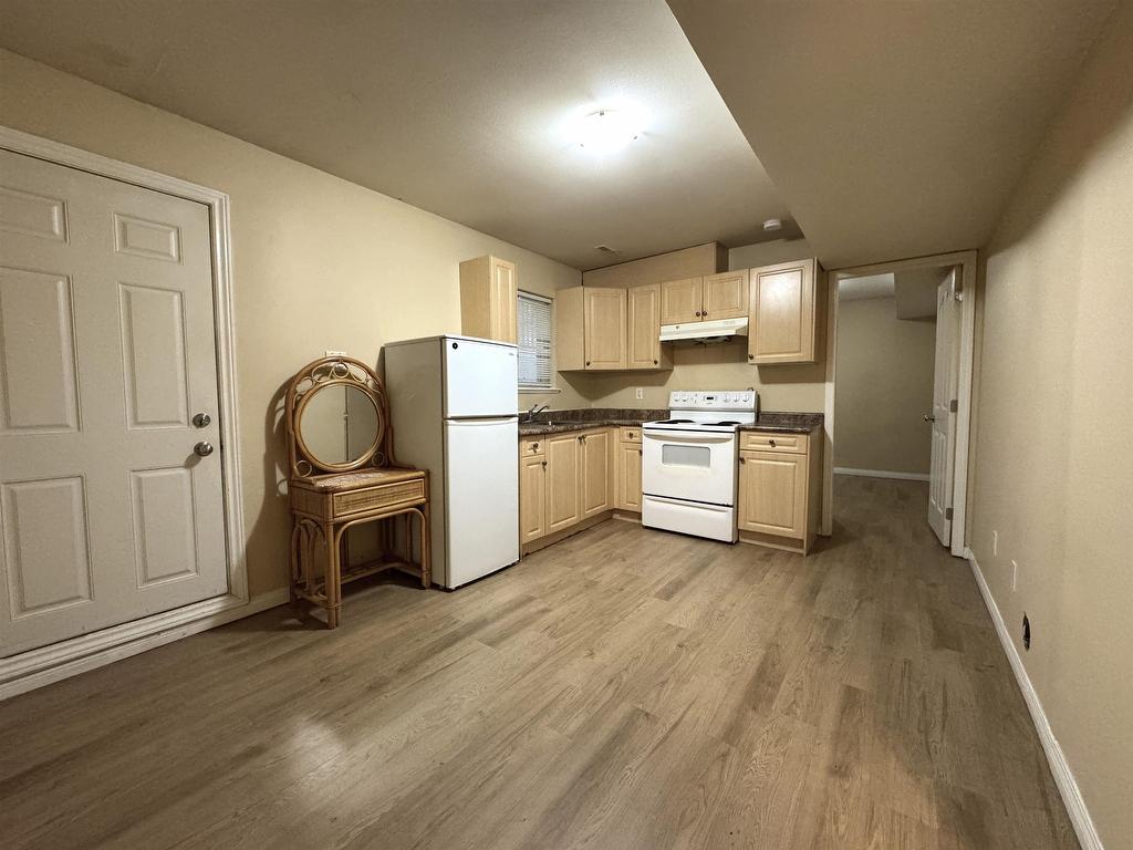 









14374


76a

Avenue,
Surrey,




BC
V3W 1N8

