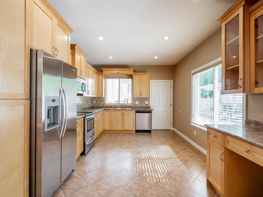 









14374


76a

Avenue,
Surrey,




BC
V3W 1N8

