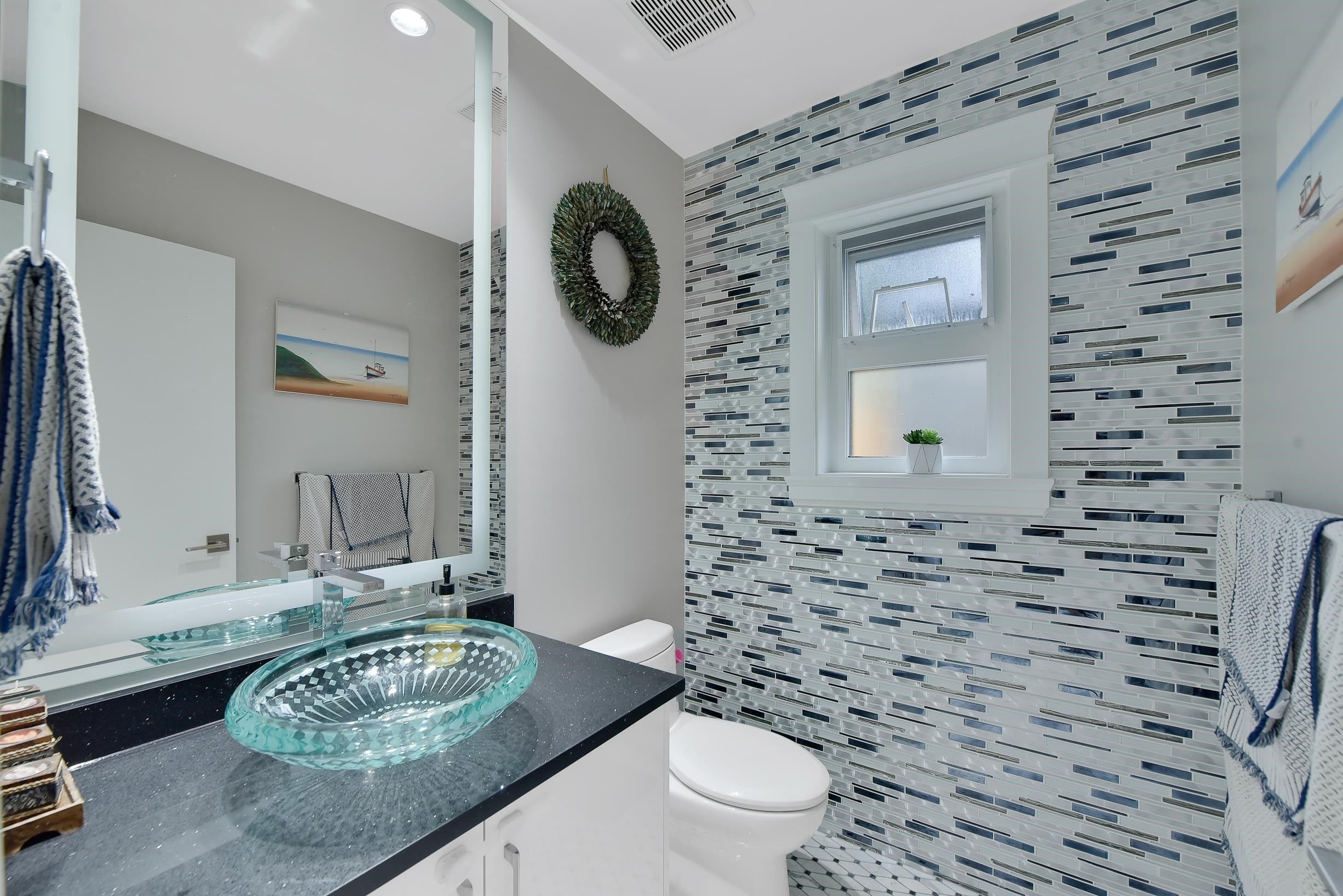 









10266


126

Street,
Surrey,




BC
V3V 5E7

