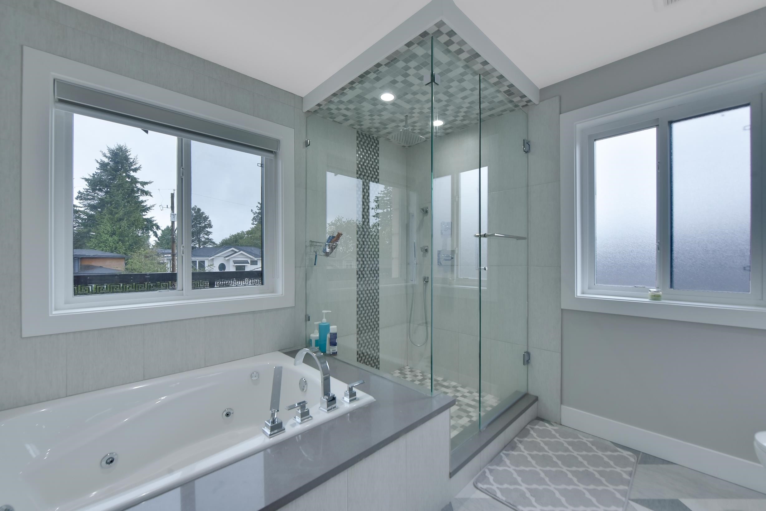 









10266


126

Street,
Surrey,




BC
V3V 5E7

