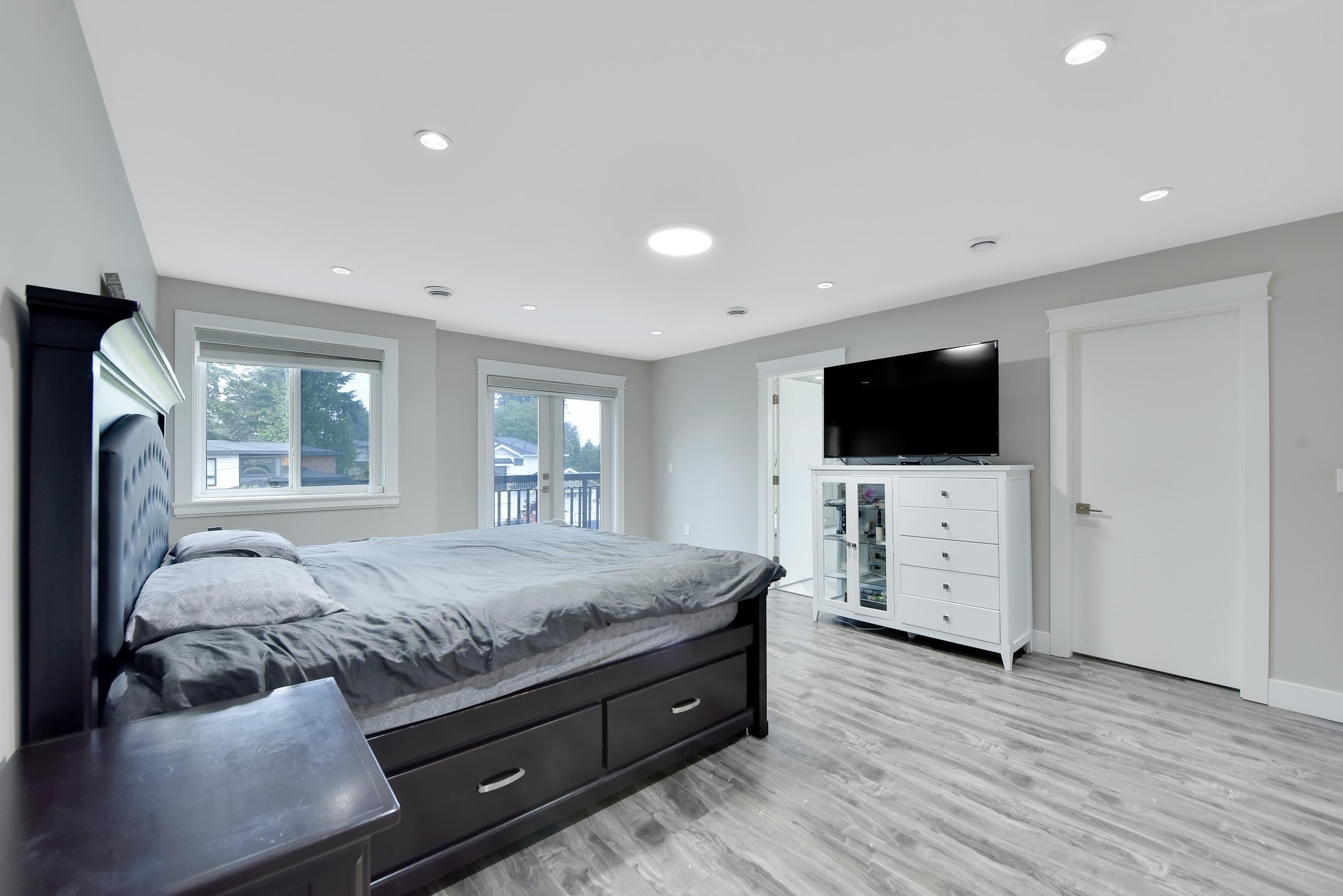









10266


126

Street,
Surrey,




BC
V3V 5E7

