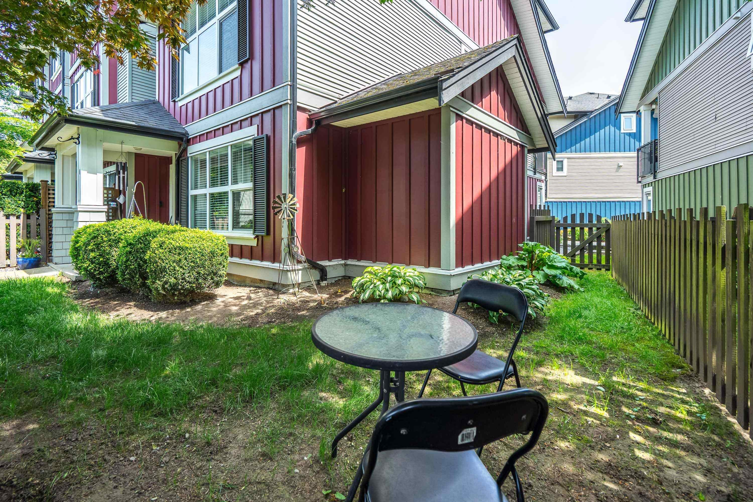 









18211


70

Avenue, 6,
Surrey,




BC
V3S 8K9

