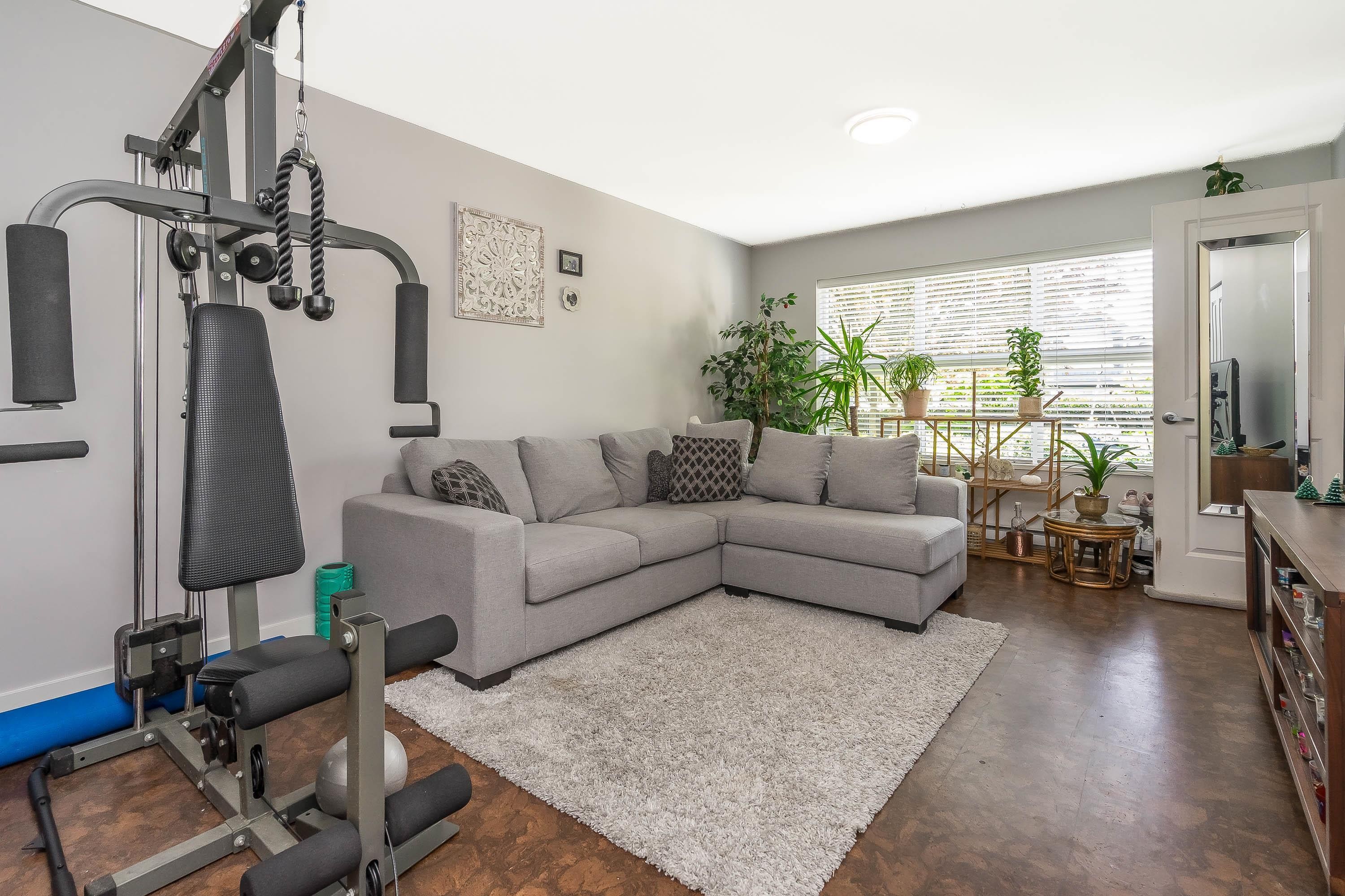 









18211


70

Avenue, 6,
Surrey,




BC
V3S 8K9

