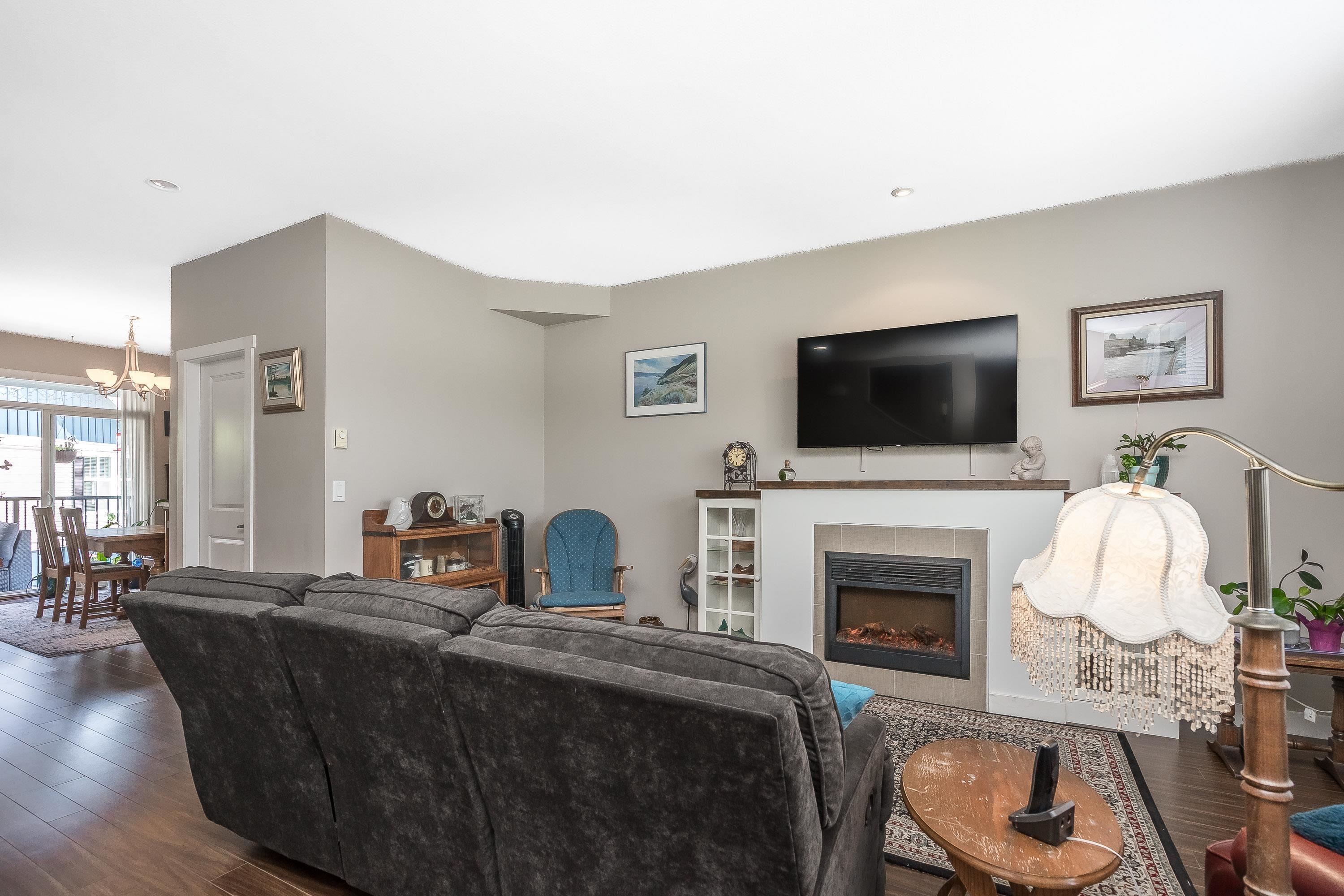 









18211


70

Avenue, 6,
Surrey,




BC
V3S 8K9

