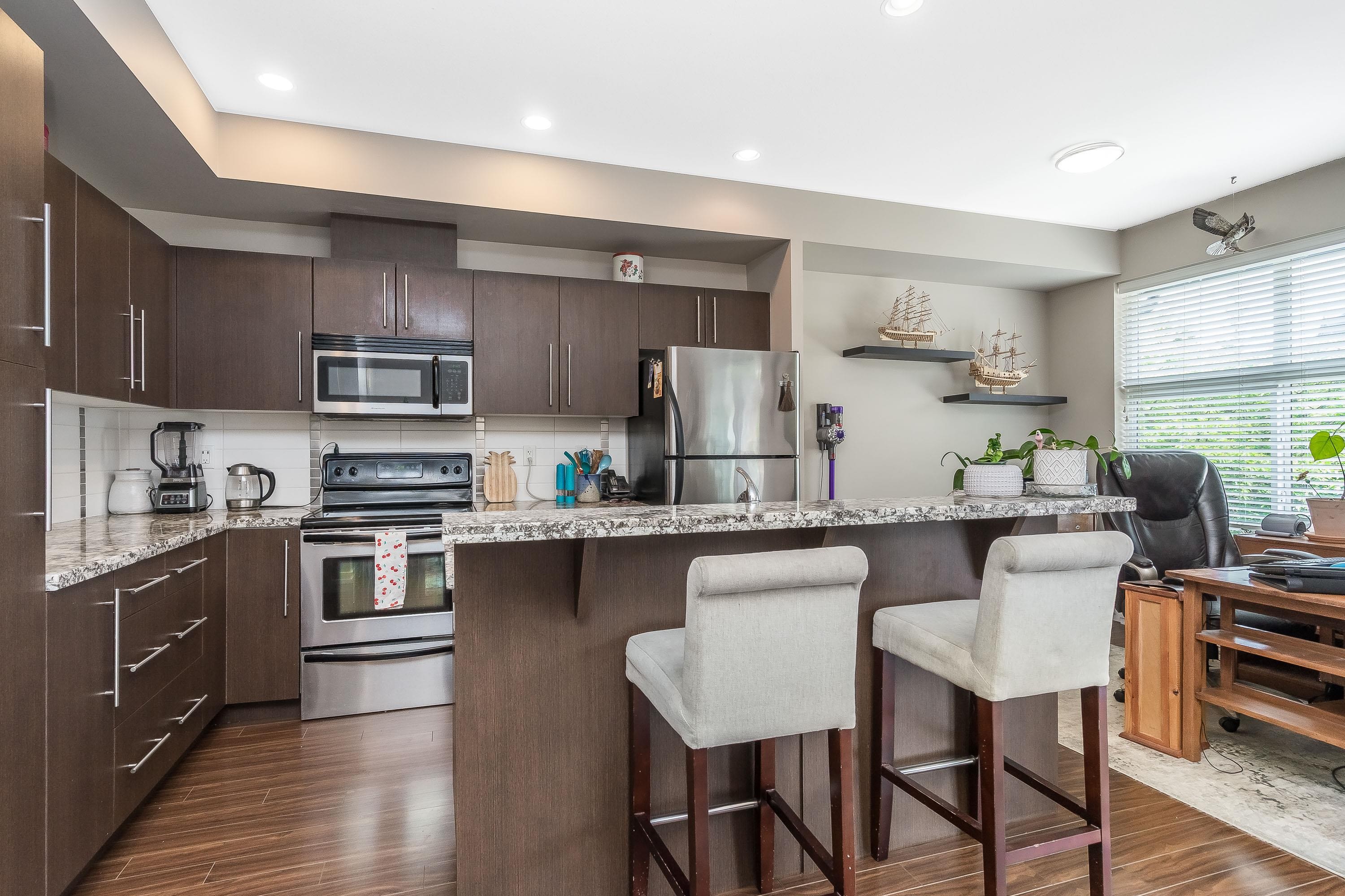 









18211


70

Avenue, 6,
Surrey,




BC
V3S 8K9

