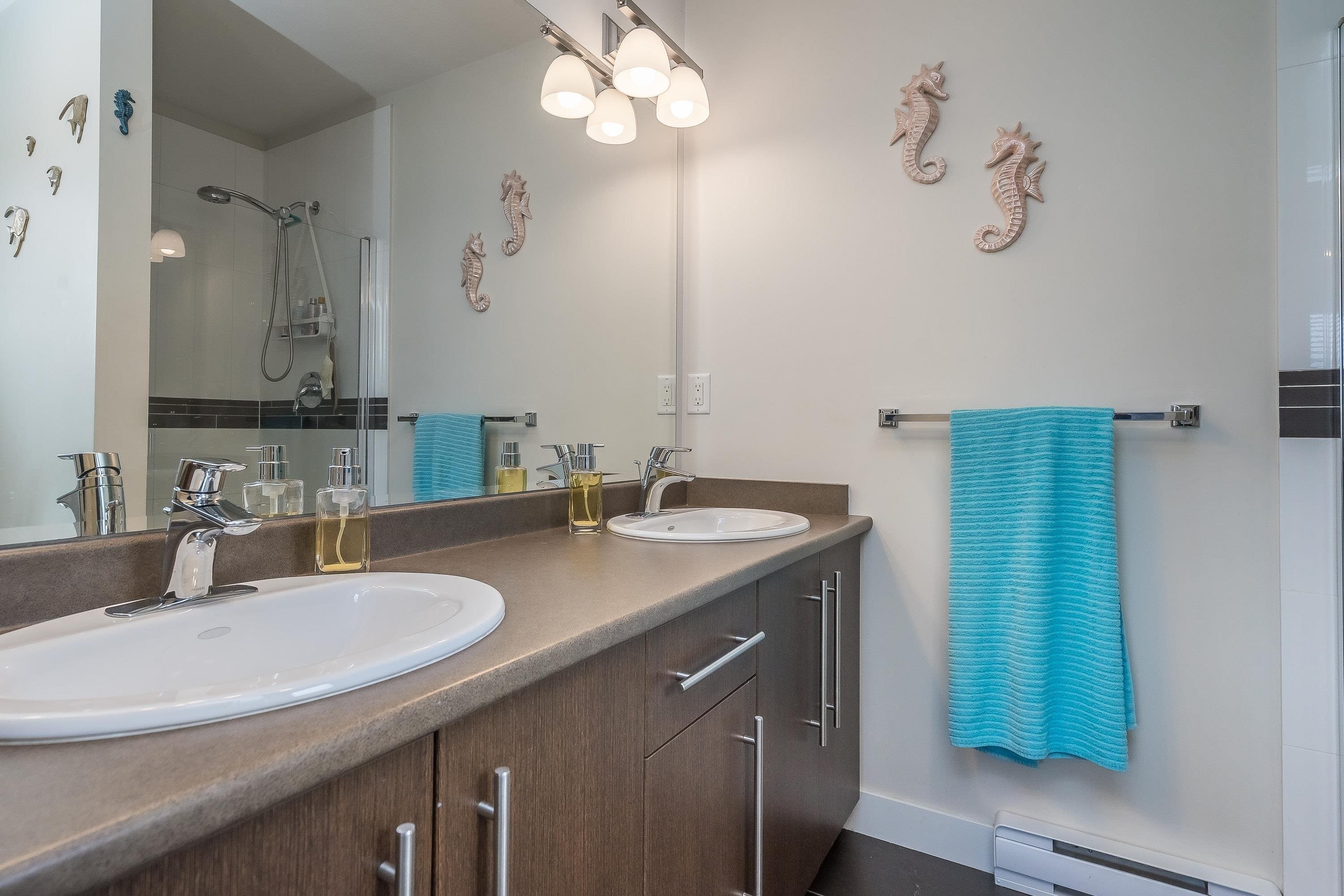 









18211


70

Avenue, 6,
Surrey,




BC
V3S 8K9

