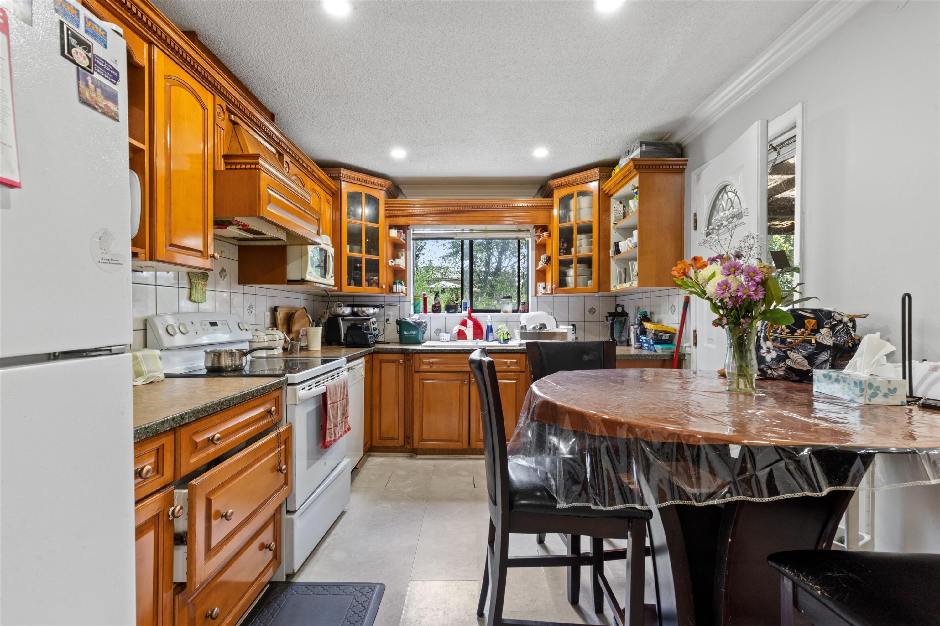 









8864


Ursus

Crescent,
Surrey,




BC
V3V 6L4

