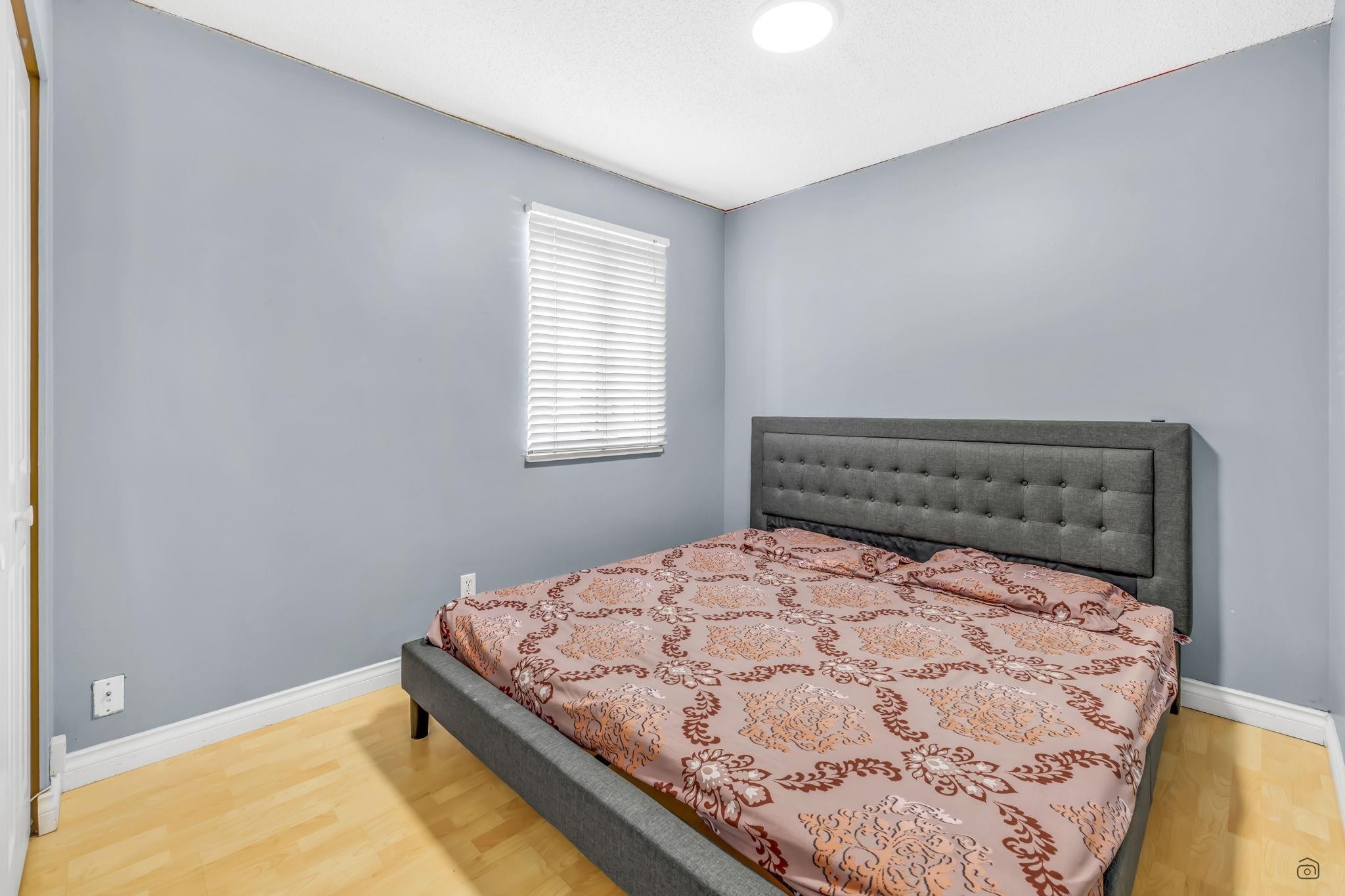 









6649


138

Street, 72,
Surrey,




BC
V3W 5G7

