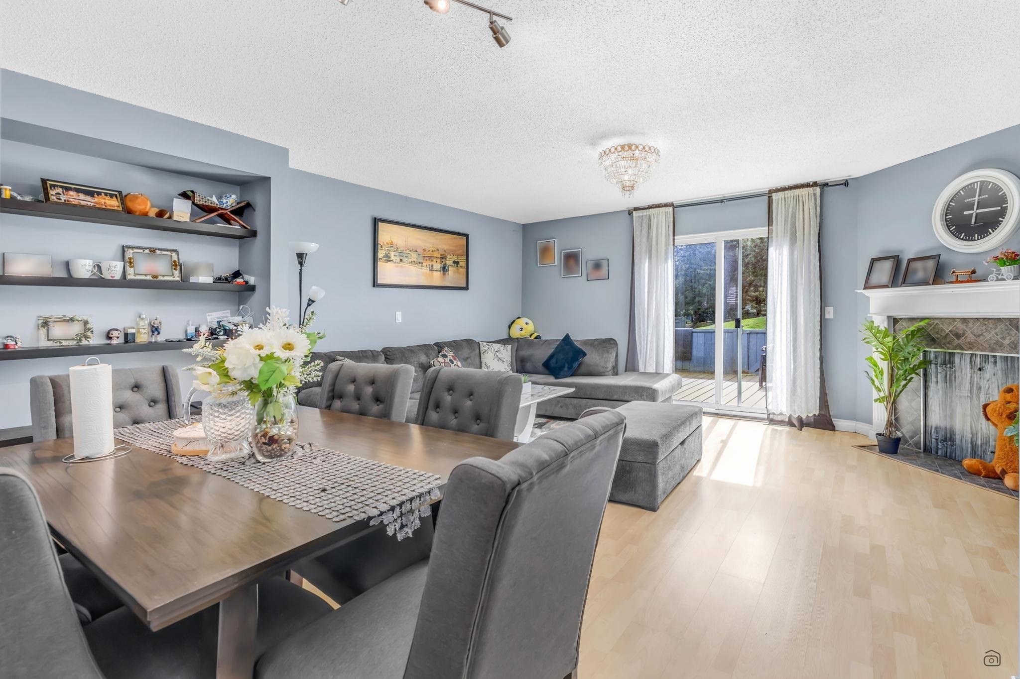 









6649


138

Street, 72,
Surrey,




BC
V3W 5G7

