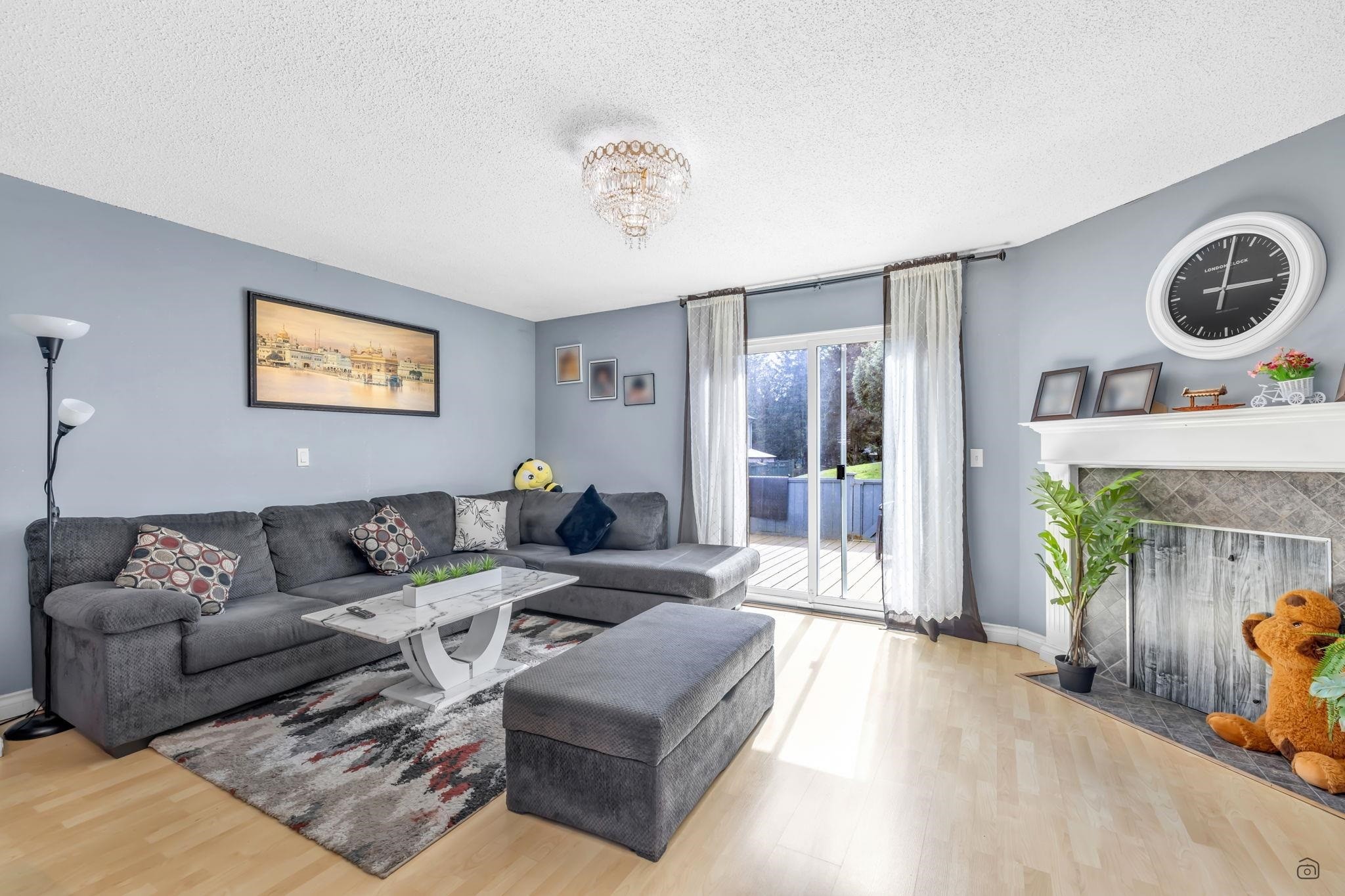 









6649


138

Street, 72,
Surrey,




BC
V3W 5G7

