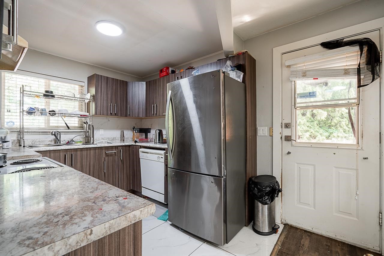 









19273


80

Avenue,
Surrey,




BC
V4N 4J1

