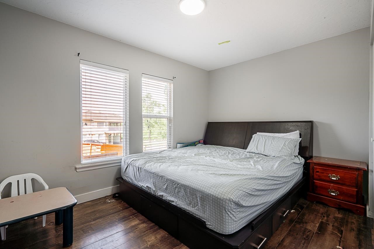 









19273


80

Avenue,
Surrey,




BC
V4N 4J1

