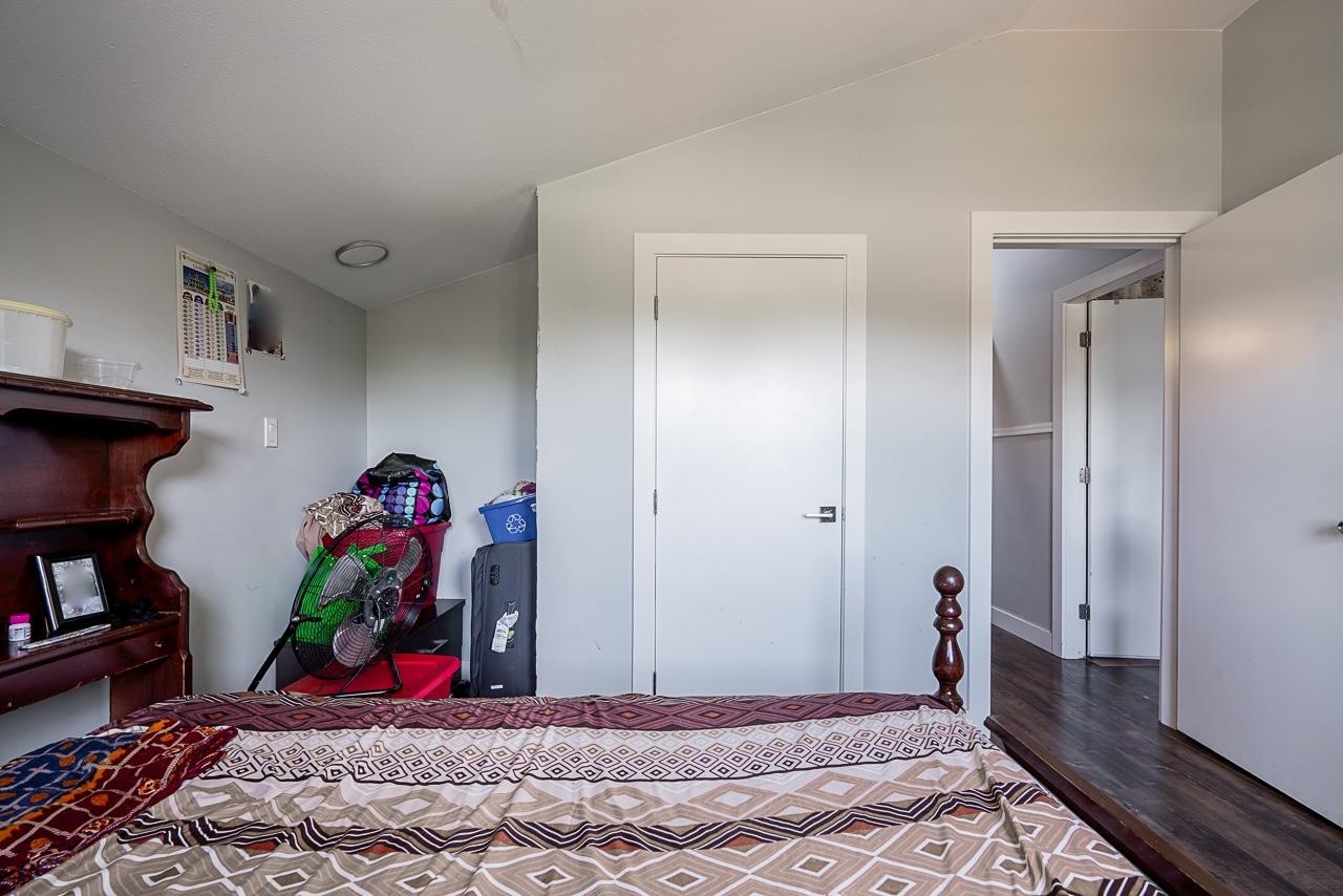 









19273


80

Avenue,
Surrey,




BC
V4N 4J1

