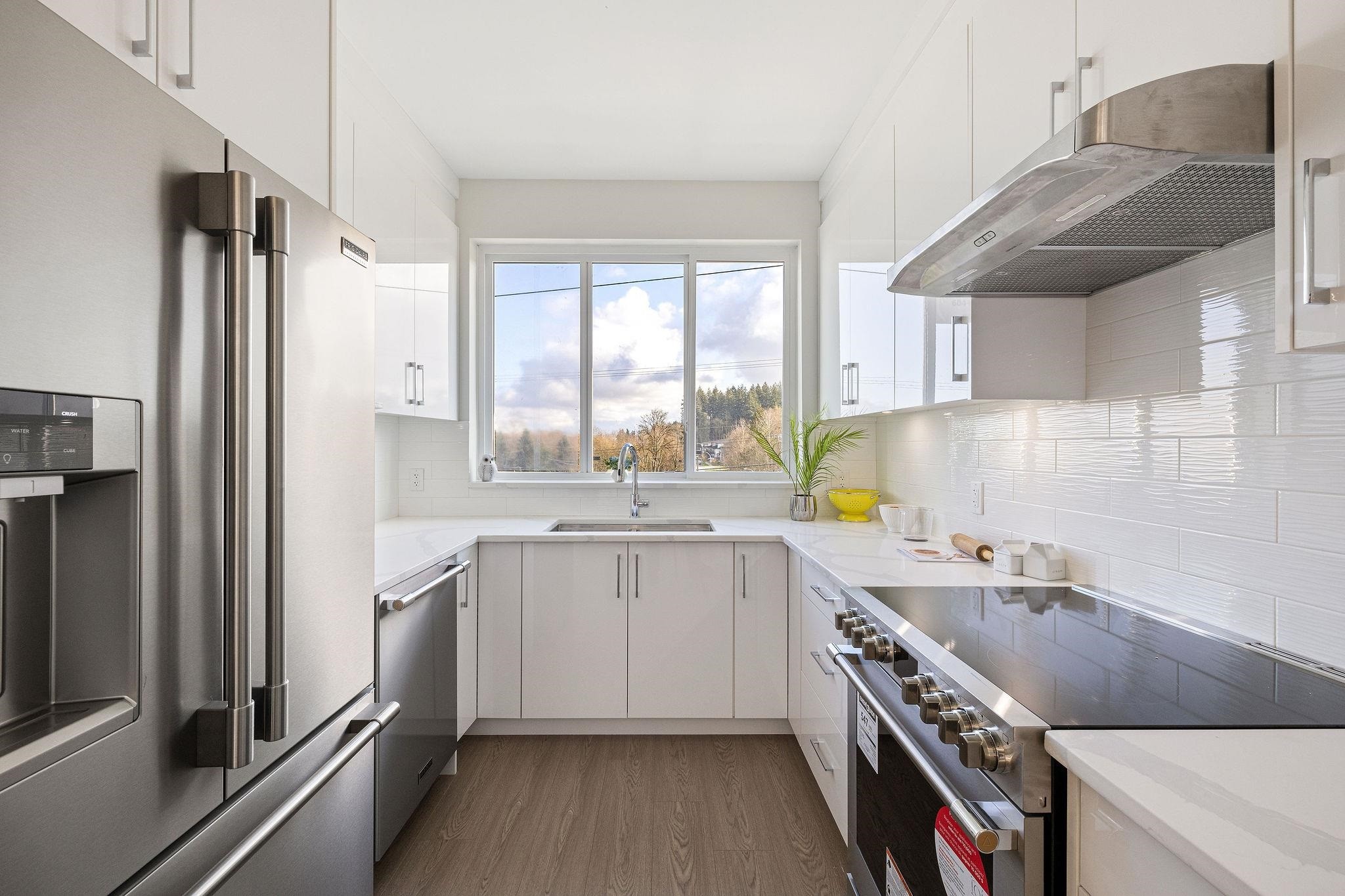 









14391


61a

Avenue, 3,
Surrey,




BC
V3X 0E5

