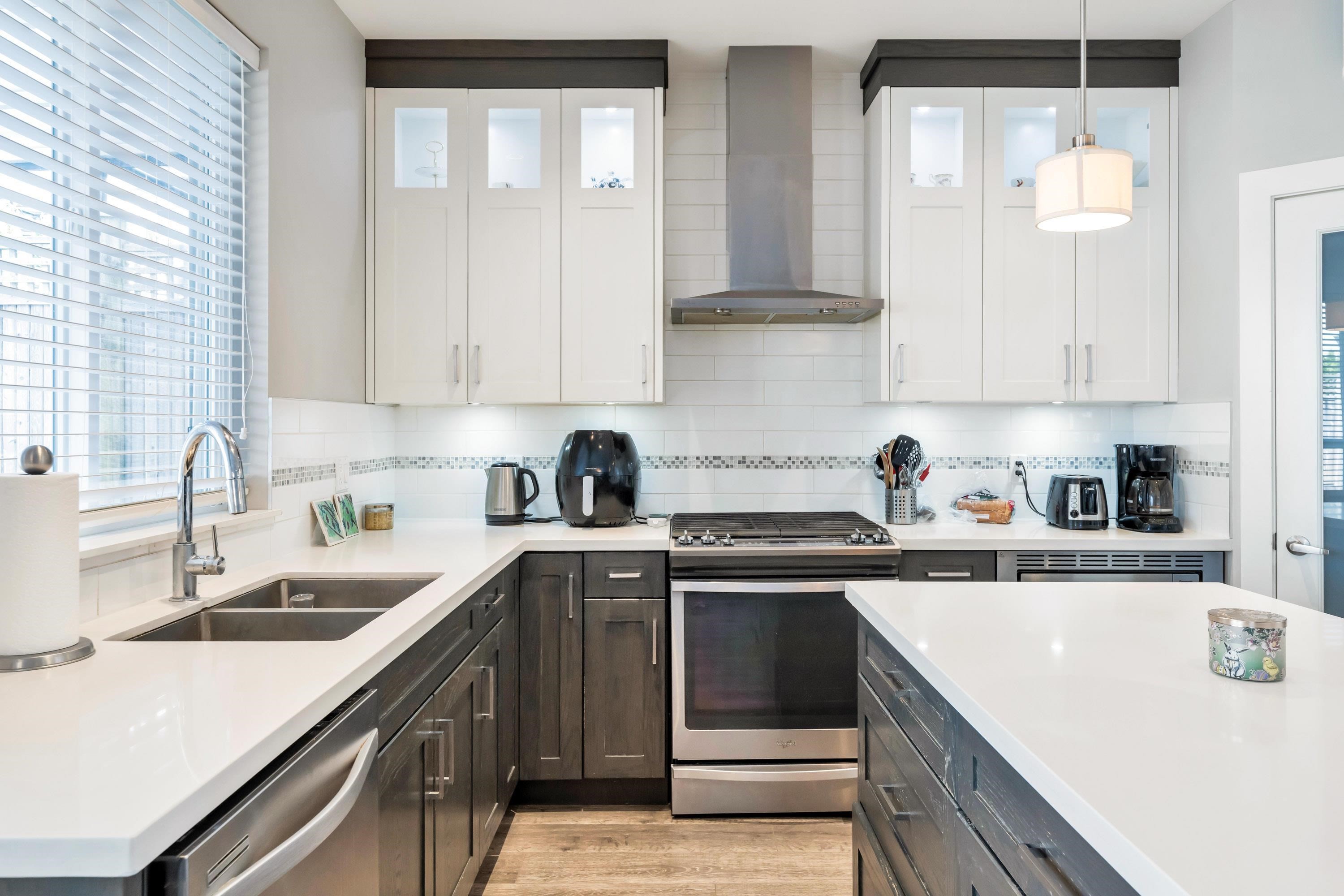 









6046


145

Street,
Surrey,




BC
V3S 4R4


