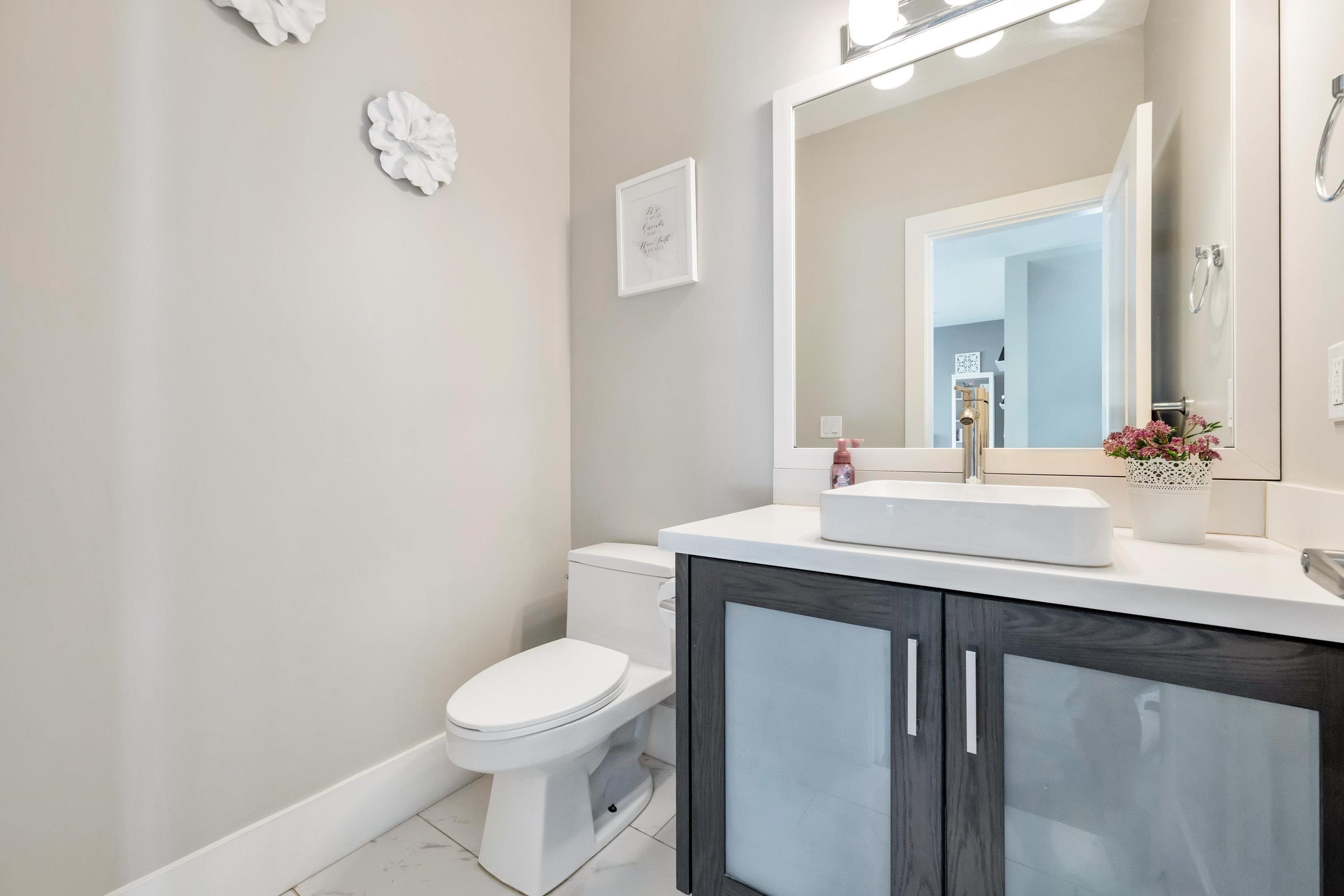 









6046


145

Street,
Surrey,




BC
V3S 4R4

