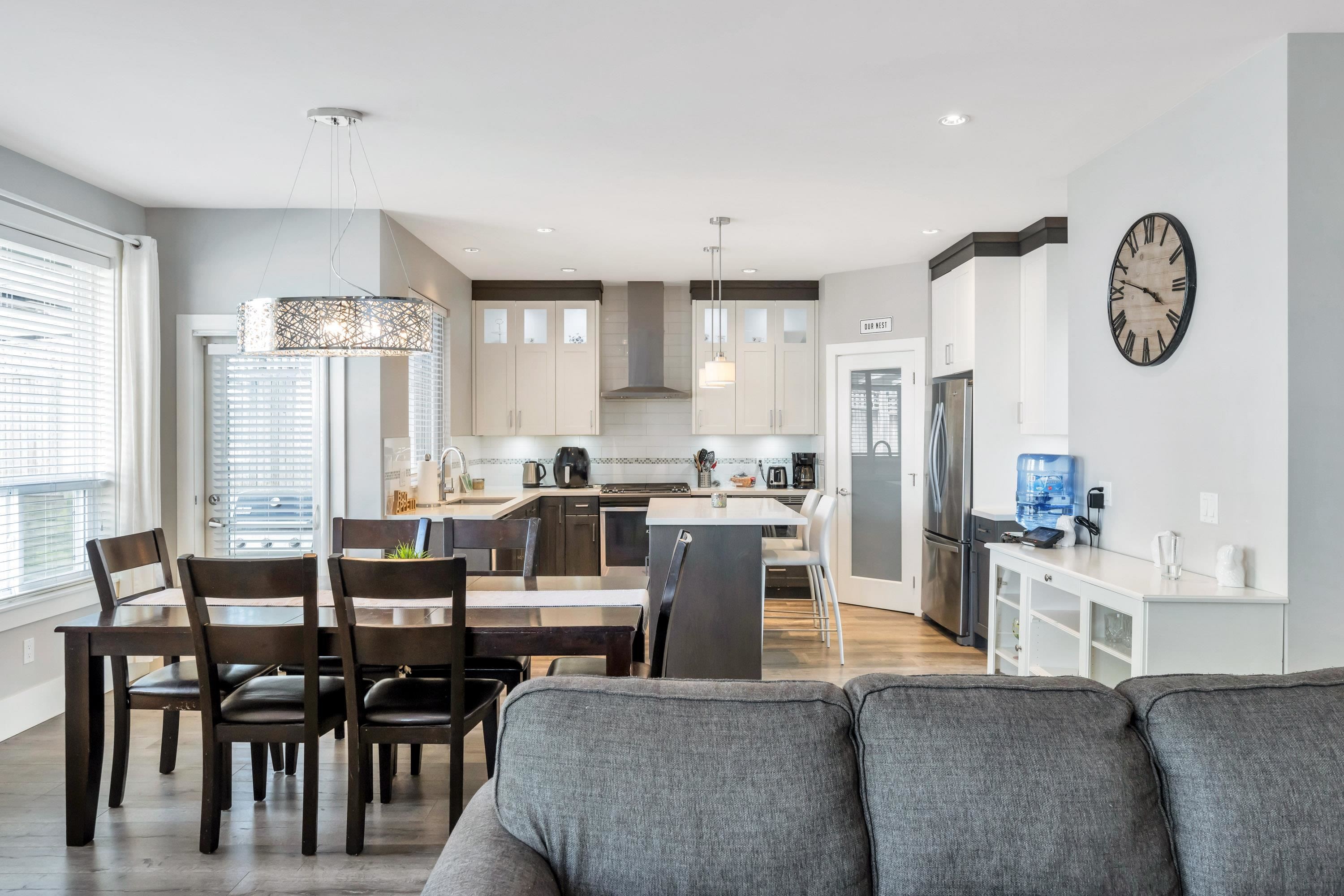 









6046


145

Street,
Surrey,




BC
V3S 4R4

